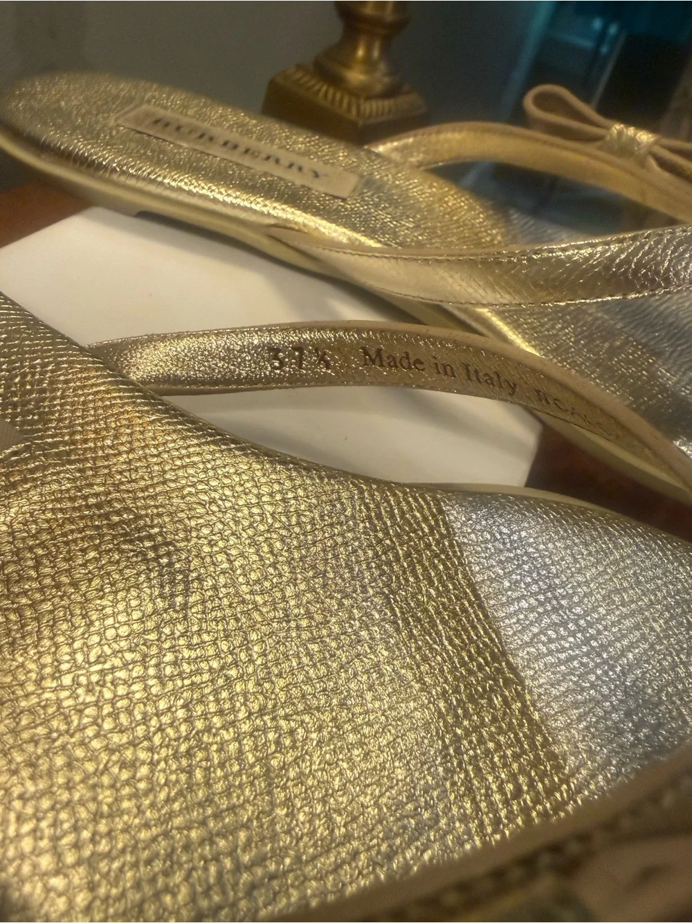 Burberry Metallic Leather Gold Studded Bow Thong Flip Flop Sandals Size 7.5 $695